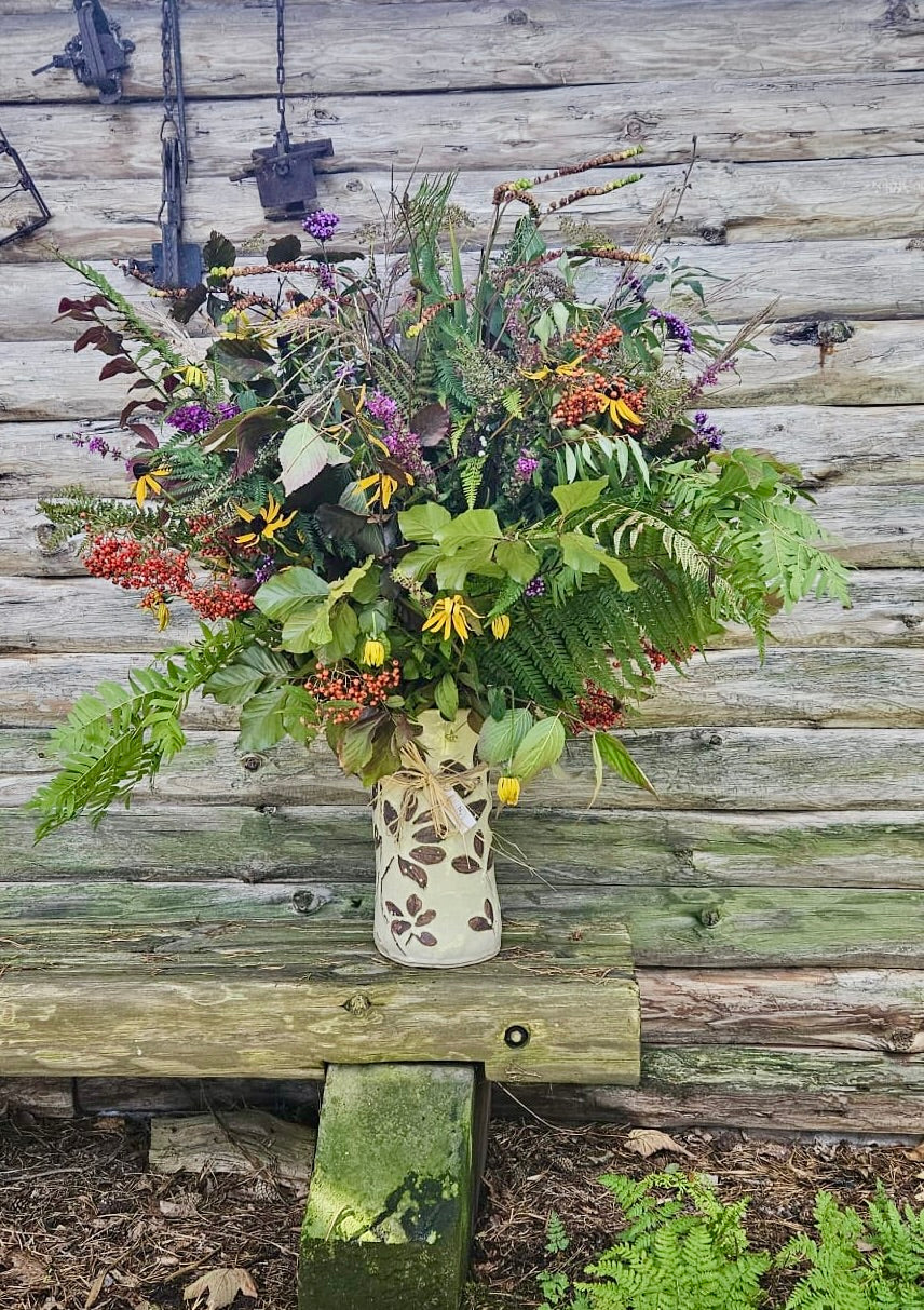 Medium Ceramic Leaf Vase, utensil pot, pen pot - personalised, made to order