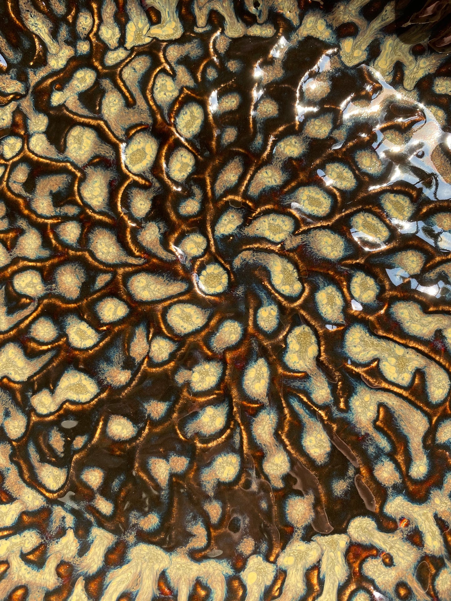 Medium hand-sculpted Dinner Dish - Tortoiseshell