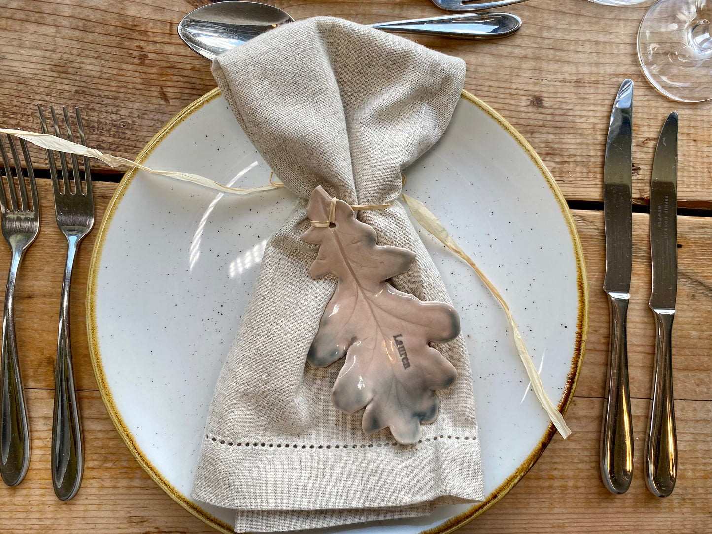 Oak leaf personalised place setting / wedding favour / dinner gift